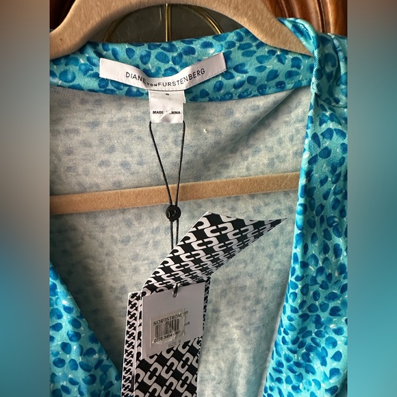 NWT Diane Von Furstenburg New Julian Two Petal Dreams Blue Wrap. dress - Picture 10 of 11